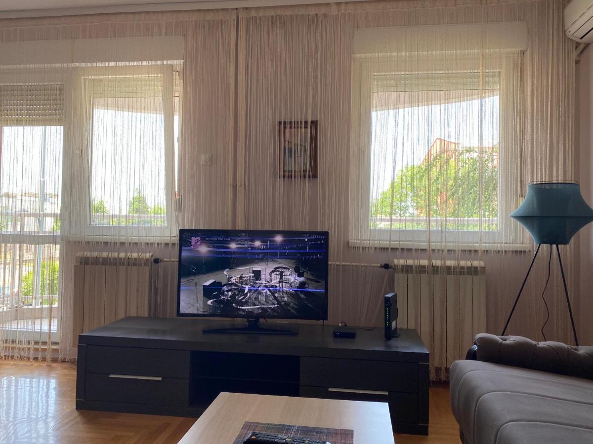 Hill Apartment Belgrado Esterno foto