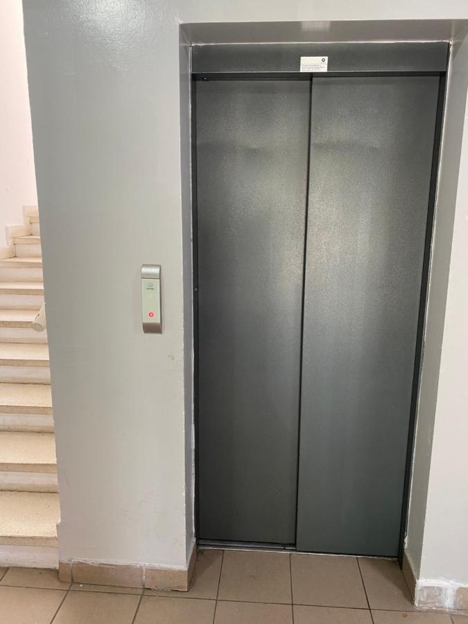 Hill Apartment Belgrado Esterno foto